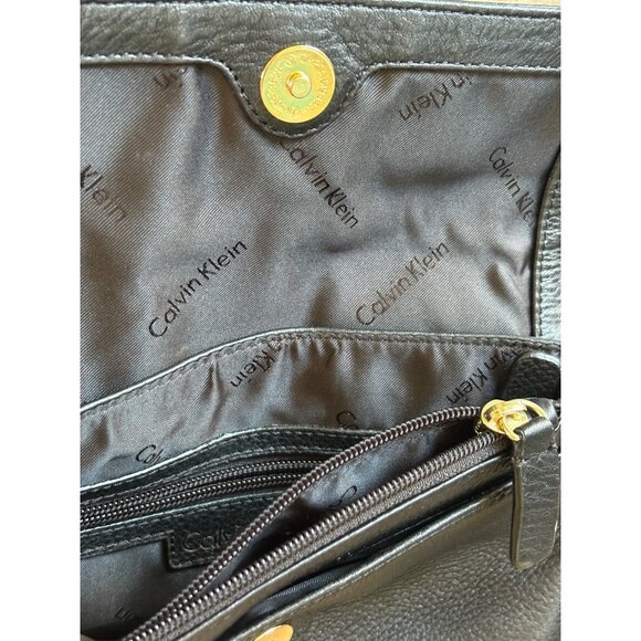 CALVIN KLEIN AUTHENTIC CROSSBODY SHOULDER BAG CHAIN PURSE BLACK GOLD ACCENTS - Picture 4 of 9